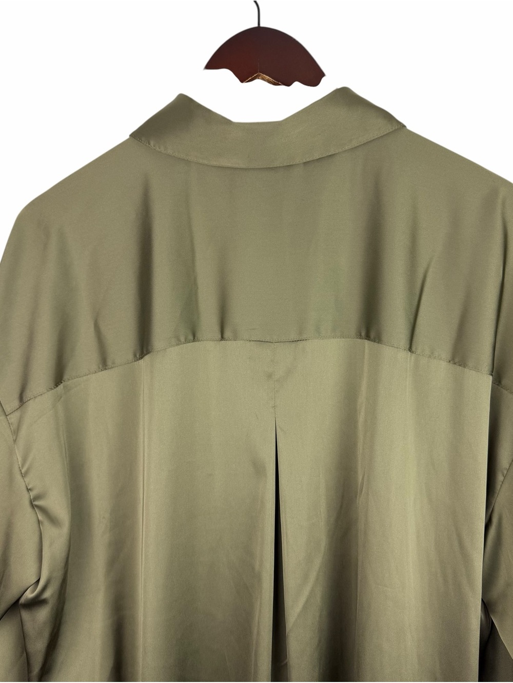 Open Edit | Green Satin Button Long Sleeve Blouse - Picture 5 of 7